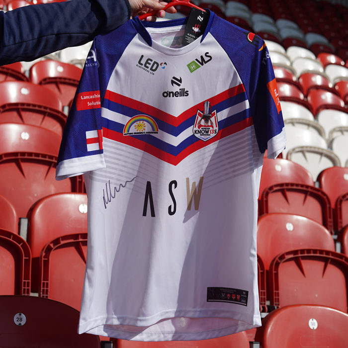 (Signed) Matty Lees Warm Up Top
